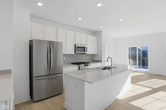 6634 Halsey Street, Zionsville, IN 46077