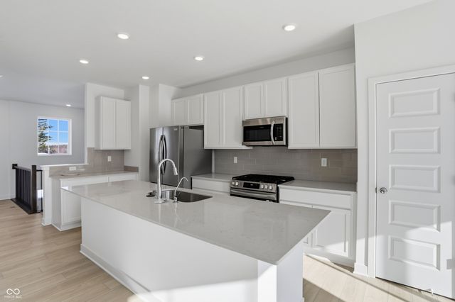 6634 Halsey Street, Zionsville, IN 46077