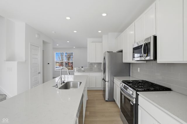 6634 Halsey Street, Zionsville, IN 46077