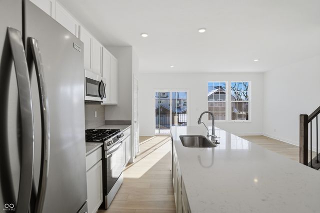 6634 Halsey Street, Zionsville, IN 46077