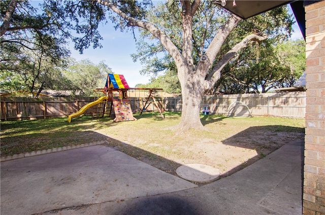 1405 Palo Blanco, Beeville, TX 78102