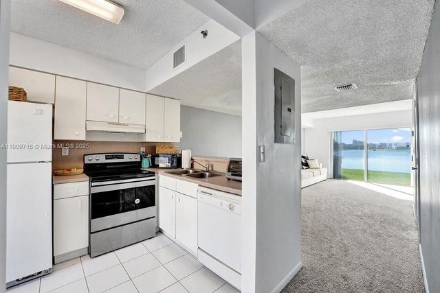 174 Riviera Cir 27-4, Weston, FL 33326