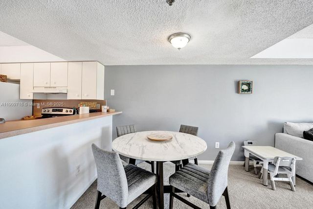 174 Riviera Cir 27-4, Weston, FL 33326