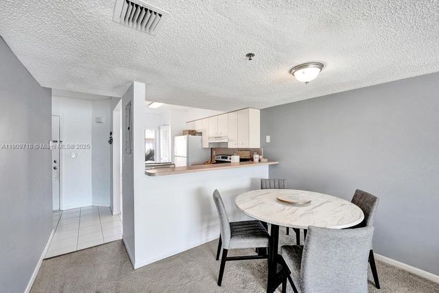 174 Riviera Cir 27-4, Weston, FL 33326