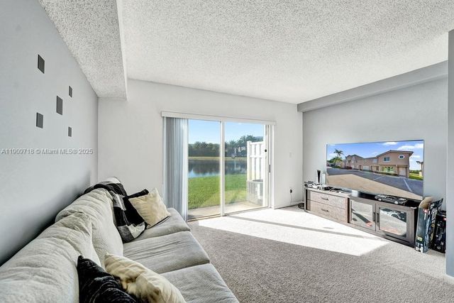 174 Riviera Cir 27-4, Weston, FL 33326