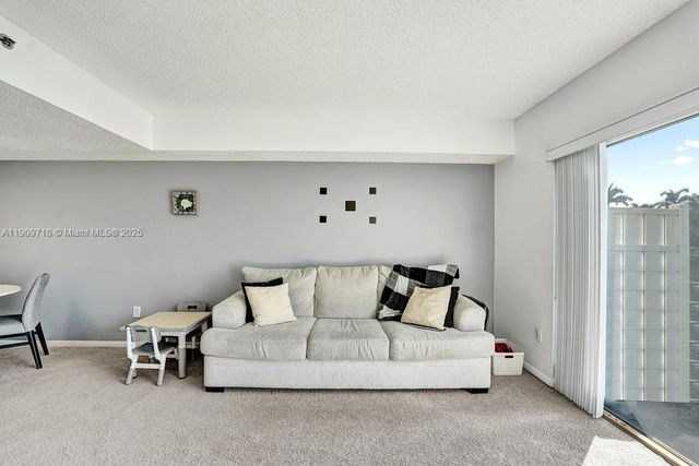 174 Riviera Cir 27-4, Weston, FL 33326