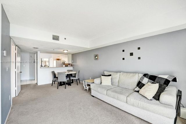 174 Riviera Cir 27-4, Weston, FL 33326