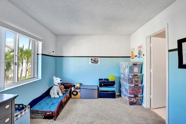 174 Riviera Cir 27-4, Weston, FL 33326