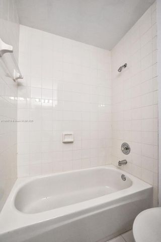 174 Riviera Cir 27-4, Weston, FL 33326