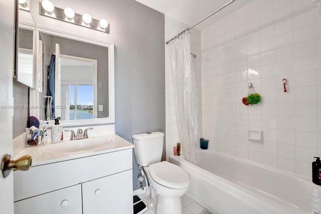 174 Riviera Cir 27-4, Weston, FL 33326