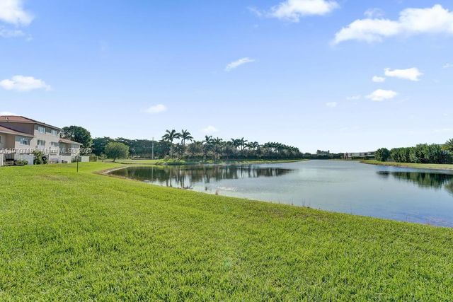 174 Riviera Cir 27-4, Weston, FL 33326