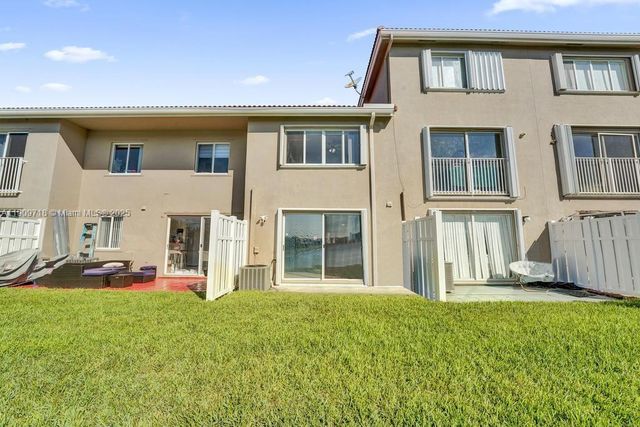 174 Riviera Cir 27-4, Weston, FL 33326