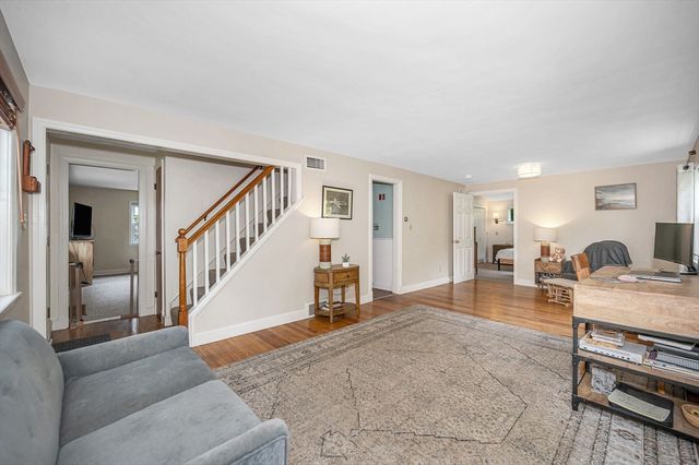 58 Jersey St, Marblehead, MA 01945