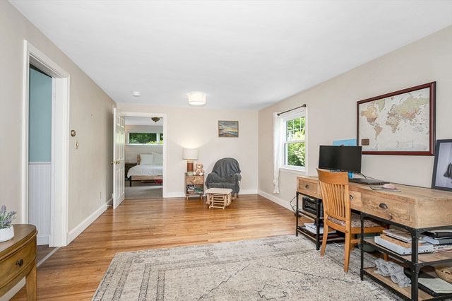 58 Jersey St, Marblehead, MA 01945