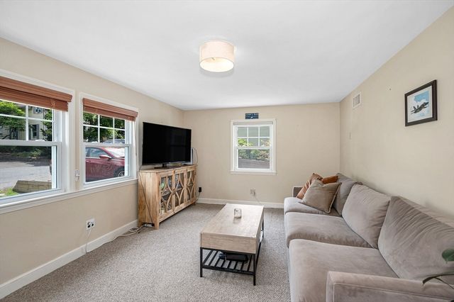 58 Jersey St, Marblehead, MA 01945