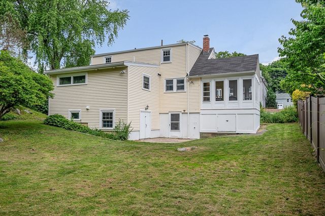 58 Jersey St, Marblehead, MA 01945