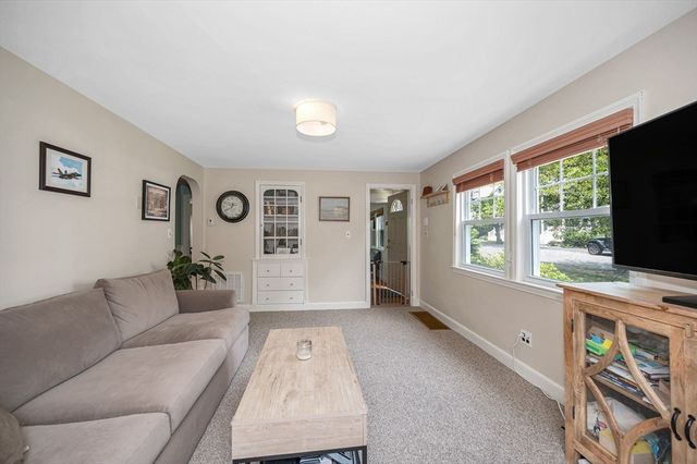 58 Jersey St, Marblehead, MA 01945