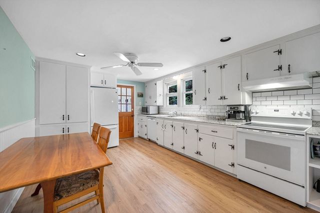 58 Jersey St, Marblehead, MA 01945