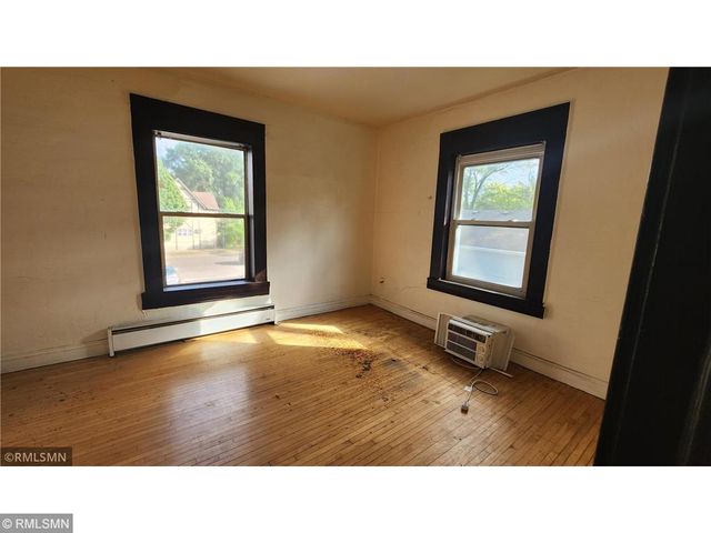 1052 Ross Avenue, Saint Paul, MN 55106