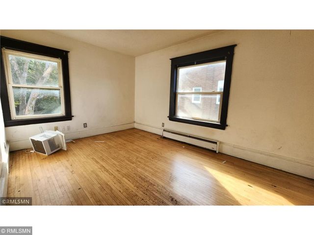 1052 Ross Avenue, Saint Paul, MN 55106