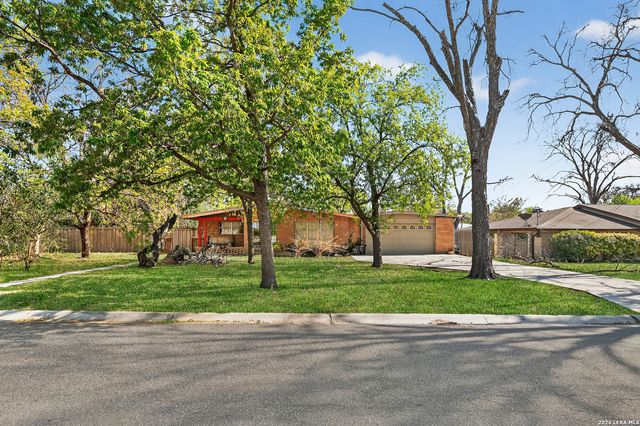 100 Riviera Dr, Castle Hills, TX 78213