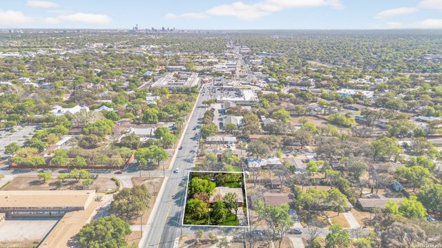 100 Riviera Dr, Castle Hills, TX 78213