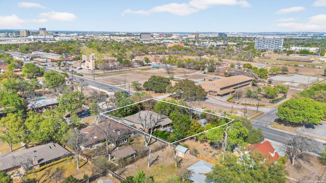 100 Riviera Dr, Castle Hills, TX 78213