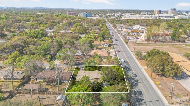 100 Riviera Dr, Castle Hills, TX 78213