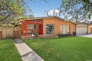 100 Riviera Dr, Castle Hills, TX 78213