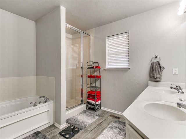 701 Taber Lane, Edmond, OK 73003