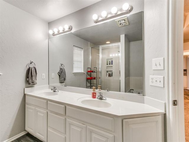 701 Taber Lane, Edmond, OK 73003