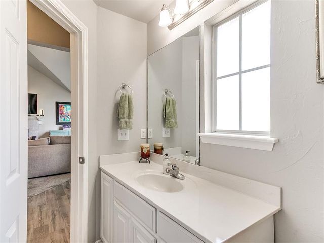 701 Taber Lane, Edmond, OK 73003