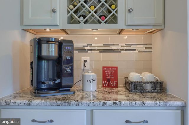 429 E DELP RD, Lancaster, PA 17601