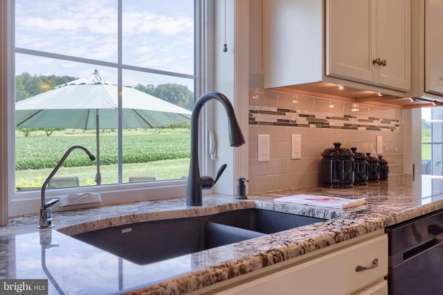 429 E DELP RD, Lancaster, PA 17601