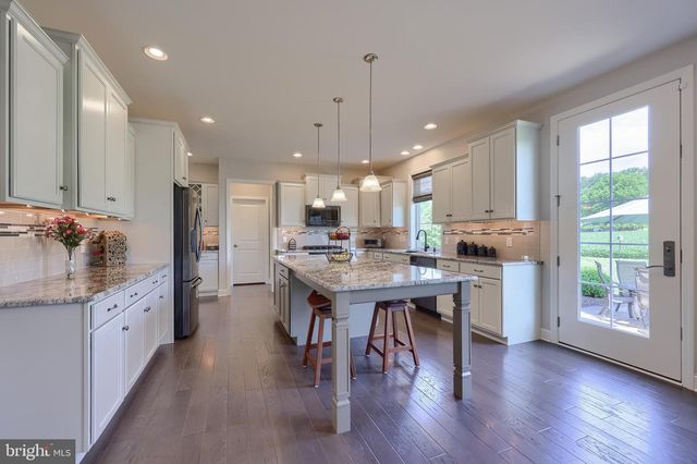 429 E DELP RD, Lancaster, PA 17601