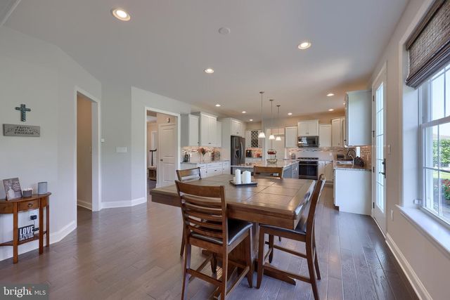 429 E DELP RD, Lancaster, PA 17601