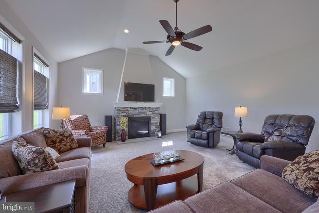 429 E DELP RD, Lancaster, PA 17601