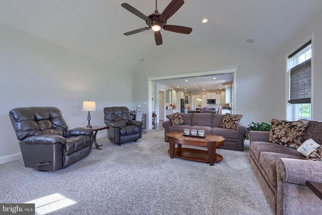 429 E DELP RD, Lancaster, PA 17601