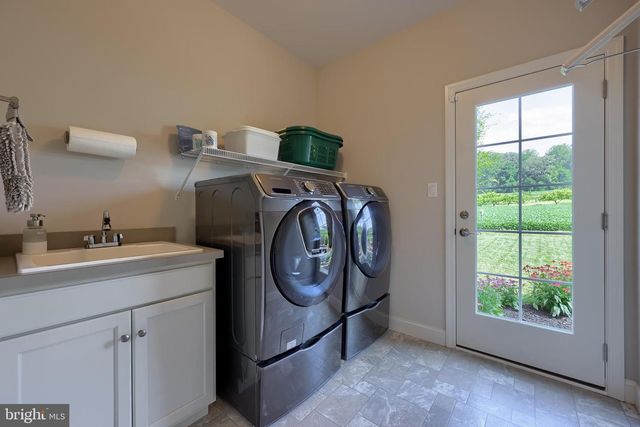 429 E DELP RD, Lancaster, PA 17601