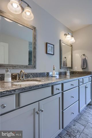 429 E DELP RD, Lancaster, PA 17601