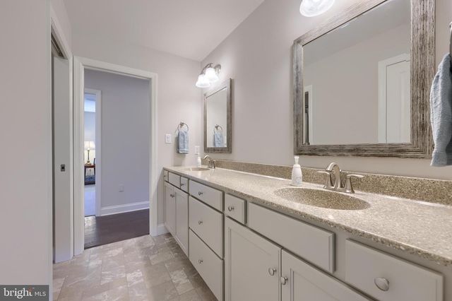 429 E DELP RD, Lancaster, PA 17601