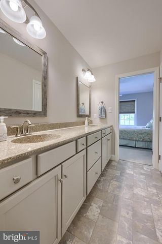 429 E DELP RD, Lancaster, PA 17601