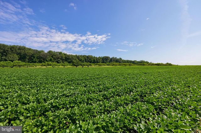 429 E DELP RD, Lancaster, PA 17601