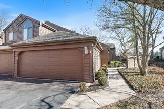 709 Woodbridge Court 709, Lake Barrington, IL 60010