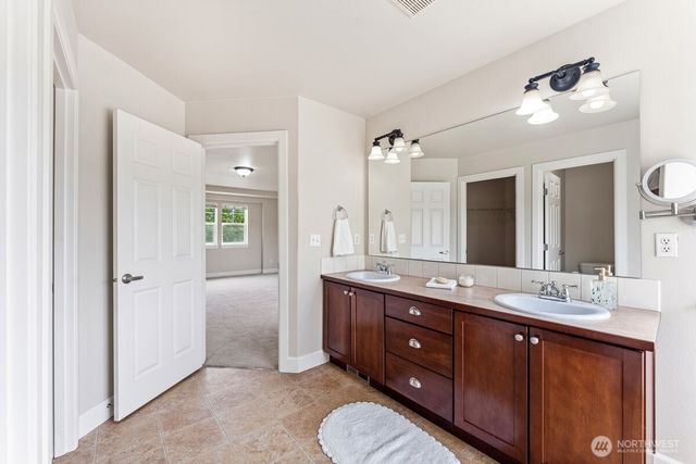 209 Burr Street NE, Orting, WA 98360