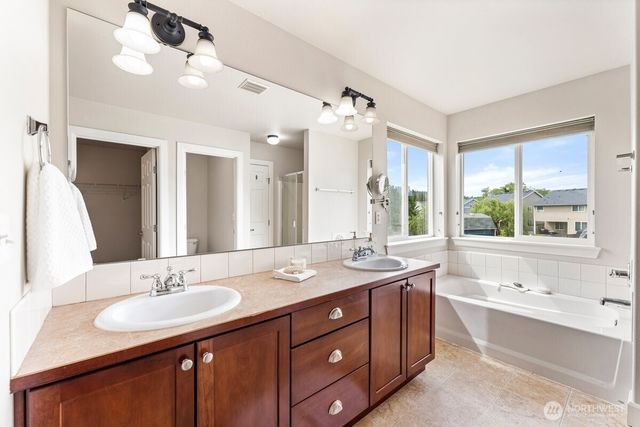 209 Burr Street NE, Orting, WA 98360