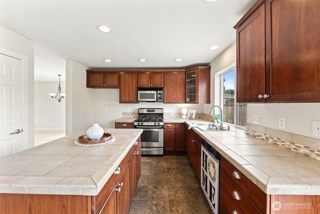 209 Burr Street NE, Orting, WA 98360