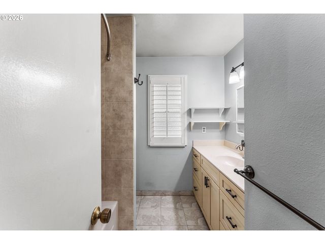 4409 Ne PLAINS Way, Vancouver, WA 98662