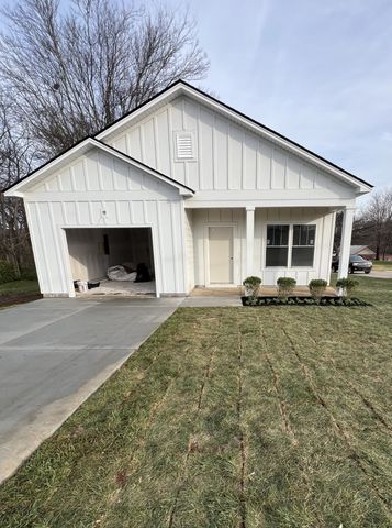 609 S Main St, Mount Pleasant, TN 38474