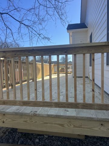 609 S Main St, Mount Pleasant, TN 38474